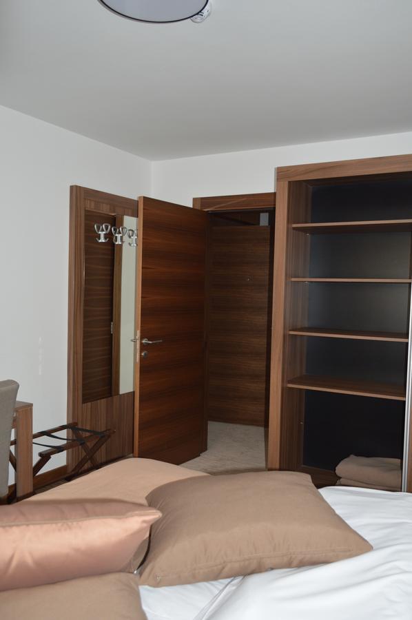 Apartments B&P ยาโฮรินา ภายนอก รูปภาพ